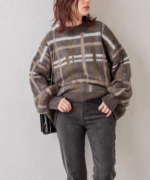 natural couture（ナチュラルクチュール）の「シャギーチェックゆったりニット（ニット/セーター・レディース・ブラック/ベージュ/アイボリー・FREE）」の2枚目の写真