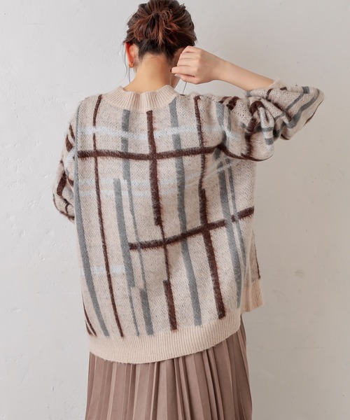 natural couture（ナチュラルクチュール）の「シャギーチェックゆったりニット（ニット/セーター・レディース・ブラック/ベージュ/アイボリー・FREE）」の8枚目の写真