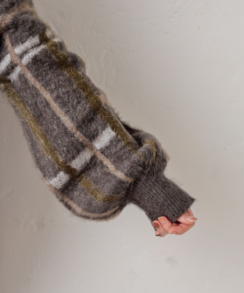 natural couture（ナチュラルクチュール）の「シャギーチェックゆったりニット（ニット/セーター・レディース・ブラック/ベージュ/アイボリー・FREE）」の5枚目の写真