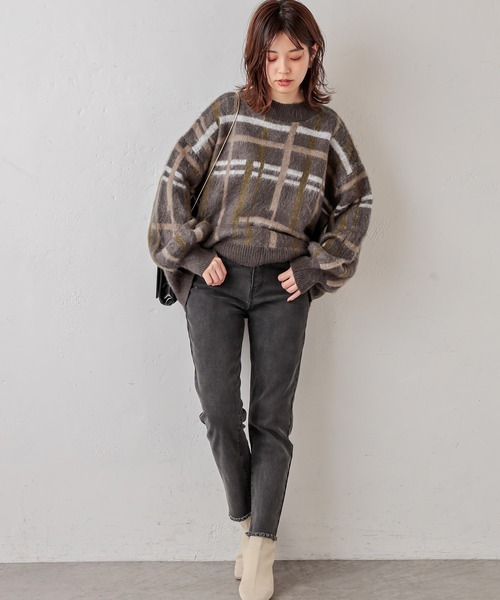 natural couture（ナチュラルクチュール）の「シャギーチェックゆったりニット（ニット/セーター・レディース・ブラック/ベージュ/アイボリー・FREE）」の4枚目の写真