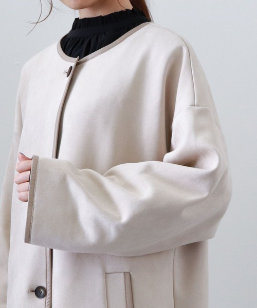 archives（アルシーヴ）の「パイピングコート（ノーカラーコート・レディース・アイボリー/グレイッシュベージュ/ブルー・MEDIUM）」の5枚目の写真