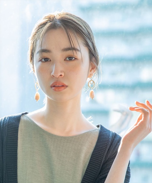 WILLSELECTION(ウィルセレクション)の「マーブルドロップイヤリング(イヤリング・レディース・カーキ/アイボリー・FREE)」の2枚目の写真