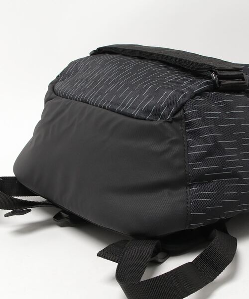 NIKE SB（ナイキエスビー）の「NIKE SB/ナイキエスビー SB CRTHS SP21 バックパック CU9155-010（バックパック/リュック・メンズ・ブラック・24L）」の3枚目の写真