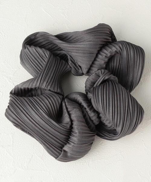 pink adobe（ピンクアドベ）の「◆プリーツシュシュ（その他ヘアアクセサリー・レディース・ダークグレー/サンドベージュ/ピンク系/グリーン系・00）」の2枚目の写真