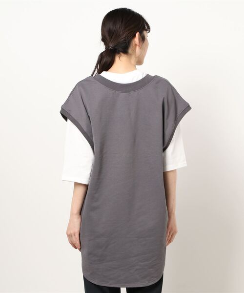 Samansa Mos2 blue(サマンサモスモスブルー)の「スウェットベストロンTセット(Tシャツ/カットソー・レディース・チャコール/ベージュ/キナリ・フリ-)」の6枚目の写真
