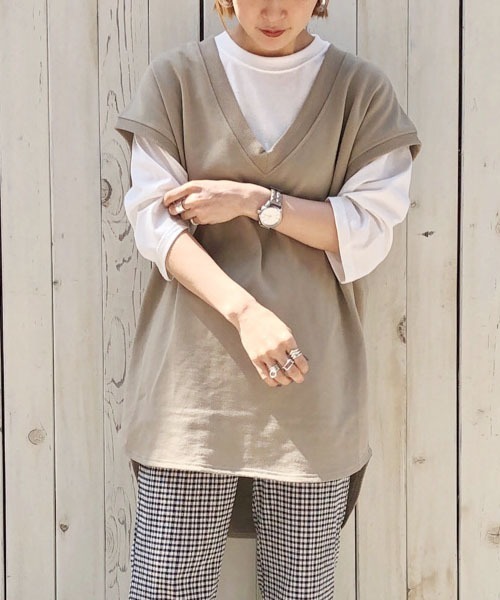 Samansa Mos2 blue(サマンサモスモスブルー)の「スウェットベストロンTセット(Tシャツ/カットソー・レディース・チャコール/ベージュ/キナリ・フリ-)」の9枚目の写真
