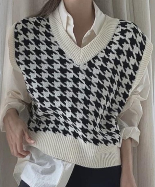 ABITOKYO（アビトーキョー）の「千鳥柄Vネックニットベスト（ベスト