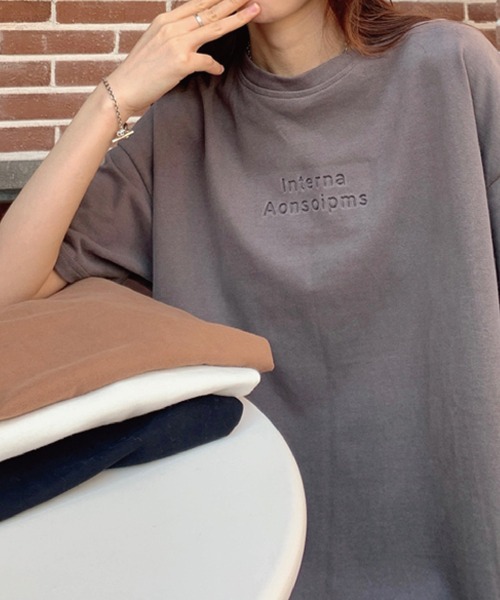 meJane(ミージェーン)の「逆さ3D立体ロゴビックシルエットTシャツ【ZOZOTOWN限定】(Tシャツ/カットソー・レディース・ホワイト/チャコールグレー/ブラック/モカ・FREE)」の4枚目の写真