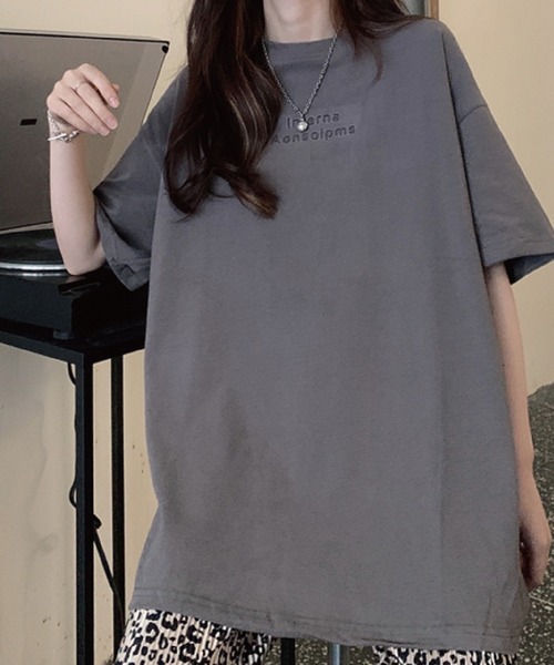 meJane(ミージェーン)の「逆さ3D立体ロゴビックシルエットTシャツ【ZOZOTOWN限定】(Tシャツ/カットソー・レディース・ホワイト/チャコールグレー/ブラック/モカ・FREE)」の6枚目の写真