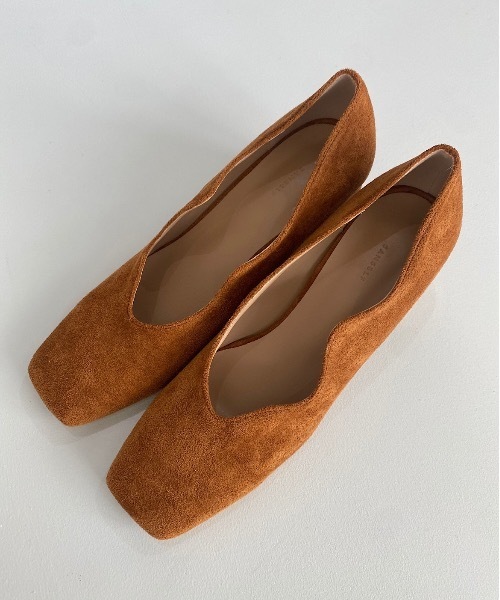 SANSeLF(サンセルフ)の「【SANSeLF】Se wave cut suede heel sans21a001(パンプス・レディース・パープル/ブラウン/イエロー・40/38/39/35/36/37)」の2枚目の写真