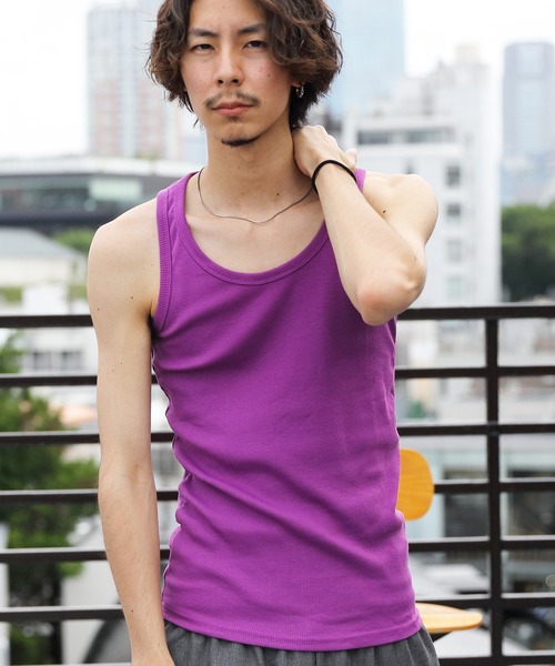 ８(eight)（エイト）の「シンプル無地タンクトップ（タンクトップ・メンズ・チャコールグレー/オフホワイト/モカ/オリーブ/ブルー/ダークブルー/ターコイズブルー/バーガンディー/パープル/レッド/オレンジ/ライトピンク/ブラック/イエロー/ライム/杢グレー/ライトグレー/ヘザーチャコール/ネイビー/インディゴブルー/ブラウン・MEDIUM/X-LARGE/LARGE）」の16枚目の写真