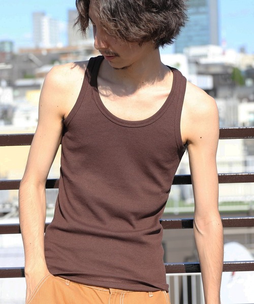 ８(eight)（エイト）の「シンプル無地タンクトップ（タンクトップ・メンズ・チャコールグレー/オフホワイト/モカ/オリーブ/ブルー/ダークブルー/ターコイズブルー/バーガンディー/パープル/レッド/オレンジ/ライトピンク/ブラック/イエロー/ライム/杢グレー/ライトグレー/ヘザーチャコール/ネイビー/インディゴブルー/ブラウン・MEDIUM/X-LARGE/LARGE）」の7枚目の写真