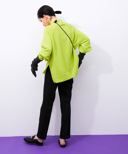 ADAM ET ROPE'（アダムエロペ）の「ウールクロップドタートルプルオーバー（ニット/セーター・レディース・ブラック/グレー/サックスブルー/ピンク/ライトグリーン/キナリ/オレンジ/ブルー/ピンク系その他・FREE）」の16枚目の写真