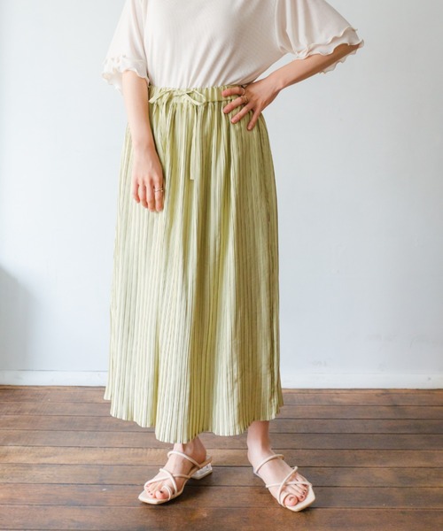 nemne store(ネンネストア)の「オレンジをつむプリーツロングスカート(スカート・レディース・ライトグリーン/アイボリー/キャメル・フリー)」の3枚目の写真