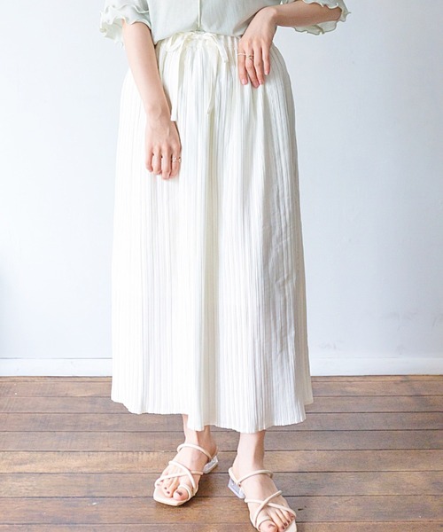 nemne store(ネンネストア)の「オレンジをつむプリーツロングスカート(スカート・レディース・ライトグリーン/アイボリー/キャメル・フリー)」の2枚目の写真