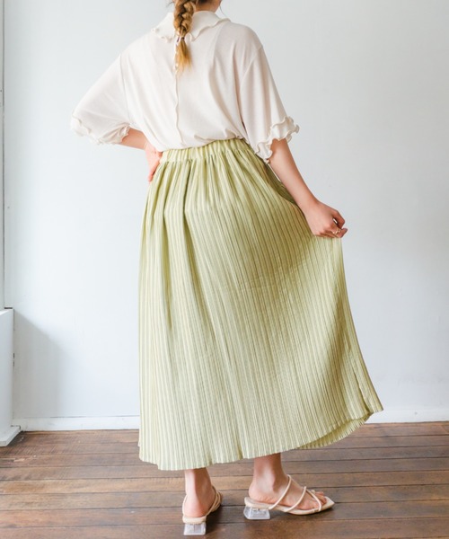 nemne store(ネンネストア)の「オレンジをつむプリーツロングスカート(スカート・レディース・ライトグリーン/アイボリー/キャメル・フリー)」の9枚目の写真