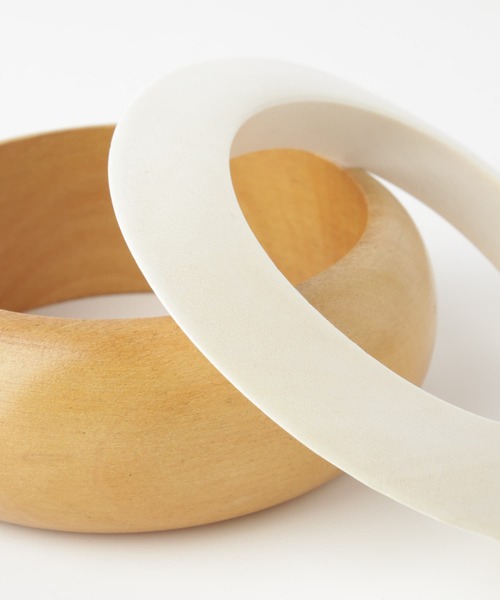 KBF（ケイビーエフ）の「ウッドバングルセット（ブレスレット・レディース・ブラウン/ナチュラル・ONE）」の6枚目の写真