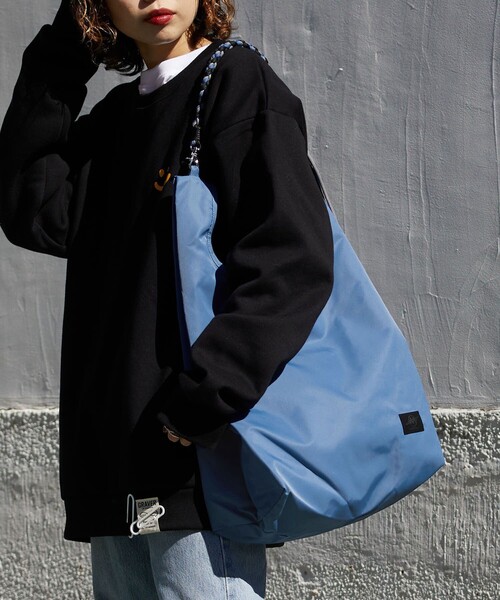 MEI（メイ）の「MEI/メイ MEI×AMOA SHOULDER BAG（トートバッグ・レディース・ブラック/サックスブルー・ONE SIZE）」の4枚目の写真