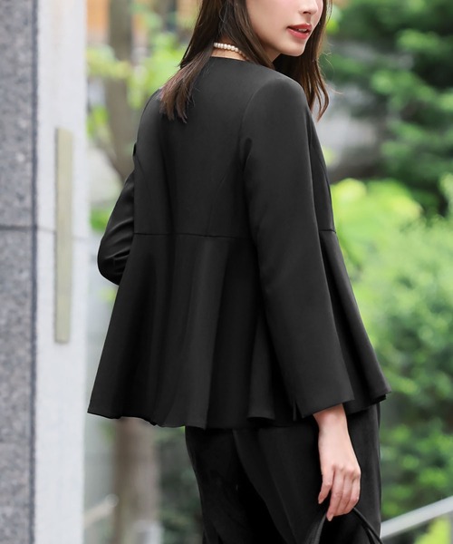 極美品★プラステ★ノーカラーペプラムジャケット★S★黒 ブラック★フォーマル セール】ノーカラーペプラムジャケット テーパードパンツ セットアップ