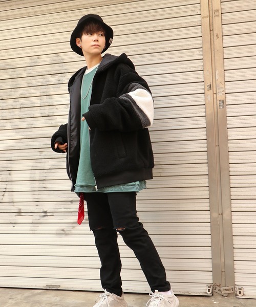 NO NEED(ノーニード)の「【メディア紹介商品】ロングスリーブ袖ラインビッグシルエットボアフードブルゾン /オーバーサイズ/配色ライン/(ブルゾン・メンズ・ライトグレー/ブラック/ダークグリーン/オリーブ・フリ-)」の6枚目の写真