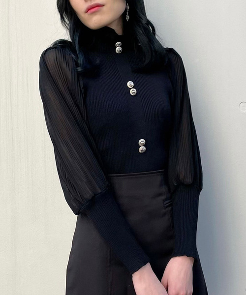 titty＆Co. PETIT（ティティアンドコープティ）の「【titty&Co.PETIT】シフォンスリーブダブルボタンニットトップス（ニット/セーター・レディース・ホワイト/ブラック/ベージュ・FREE）」の2枚目の写真