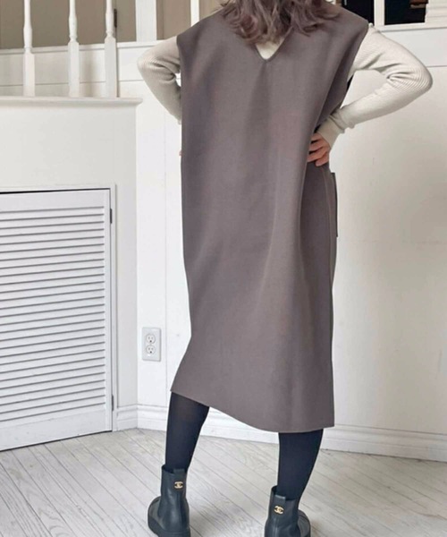 M y u（ミュー）の「前ポケットミニ丈ベストロングワンピース（ワンピース・レディース・チャコールグレー/ブラック・FREE）」の7枚目の写真