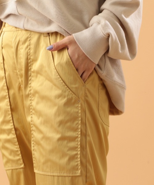 AVIREX（アヴィレックス）の「VINTAGE SATIN STRETCH PANTS/ ヴィンテージサテンストレッチパンツ（その他パンツ・レディース・アイボリー/ベビーピンク/マスタード・SMALL/MEDIUM）」の11枚目の写真
