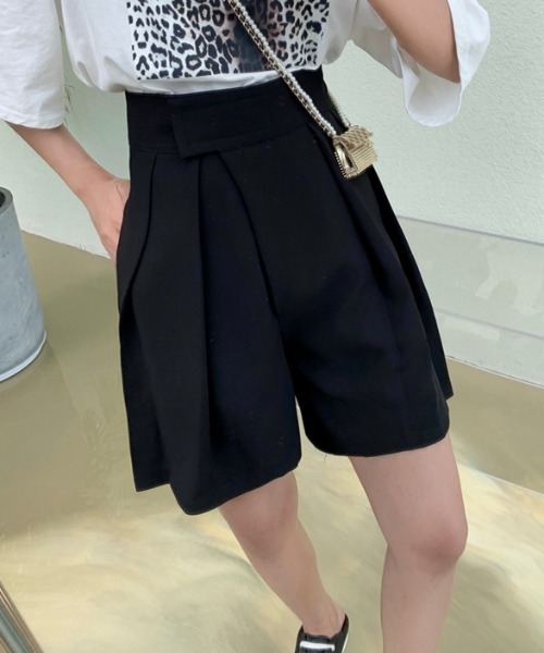 MANGROVE(マングローブ)の「ベルクロウエストタックハーフパンツ(その他パンツ・レディース・ホワイト/ブラック/レッド/グリーン・MEDIUM/LARGE)」の20枚目の写真