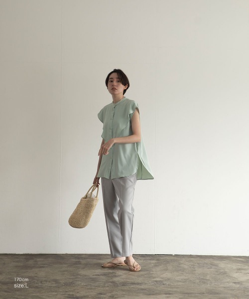 marjour（マージュール）の「HIGHWAIST CENTER PRESS PANTS（スラックス・レディース・ブラック/ライトグレー/モーブ系・M/L）」の5枚目の写真