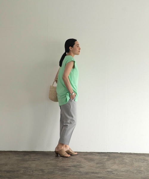 marjour（マージュール）の「HIGHWAIST CENTER PRESS PANTS（スラックス・レディース・ブラック/ライトグレー/モーブ系・M/L）」の13枚目の写真