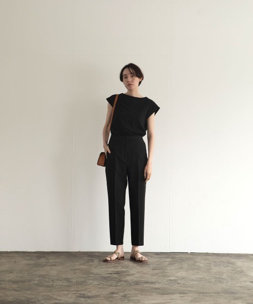marjour（マージュール）の「HIGHWAIST CENTER PRESS PANTS（スラックス・レディース・ブラック/ライトグレー/モーブ系・M/L）」の6枚目の写真