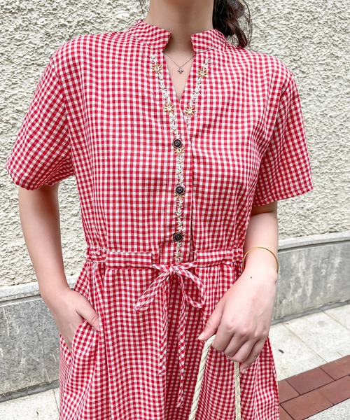 Dream garden(ドリームガーデン)の「バンドカラー ギンガムチェックワンピース(ワンピース・レディース・ブラック/レッド・2XL/L/M/XL)」の2枚目の写真