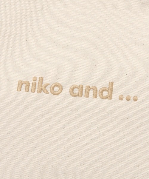 niko and...(ニコアンド)の「オリジナルニコロゴ刺繍バッグM【ニコロゴトート】(トートバッグ・レディース・ブラック/オフホワイト/セージグリーン/ベージュ/グリーン・0)」の20枚目の写真