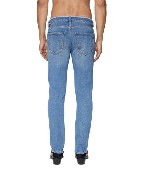 DIESEL（ディーゼル）の「メンズ 22FW デニムパンツ スリムフィット（デニムパンツ・メンズ・インディゴブルー・26inch/32inch/30inch/36inch/34inch/28inch）」の3枚目の写真