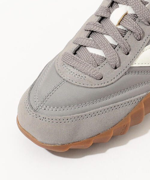 TOMORROWLAND （トゥモローランド）の「New Balance URC30 スニーカー（スニーカー・レディース・ホワイト系その他/グレー系その他2/イエロー系その他2・23/24/25）」の5枚目の写真