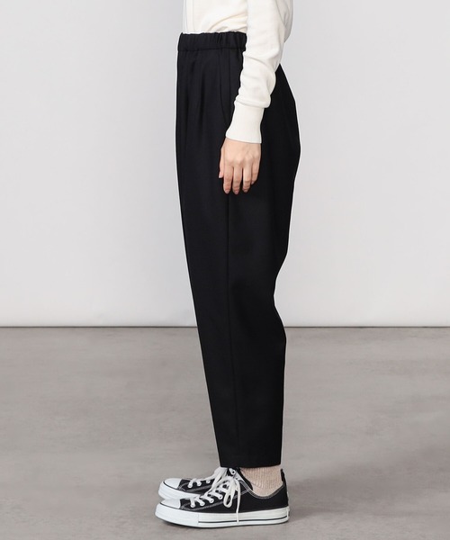 Morris & Sons(モリスアンドサンズ)の「MORRIS & SONS | サキソニー タックパンツ WOMEN(スラックス・レディース・ブラック/グレイッシュベージュ・1/0)」の6枚目の写真