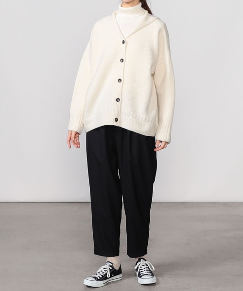 Morris & Sons(モリスアンドサンズ)の「MORRIS & SONS | サキソニー タックパンツ WOMEN(スラックス・レディース・ブラック/グレイッシュベージュ・1/0)」の4枚目の写真