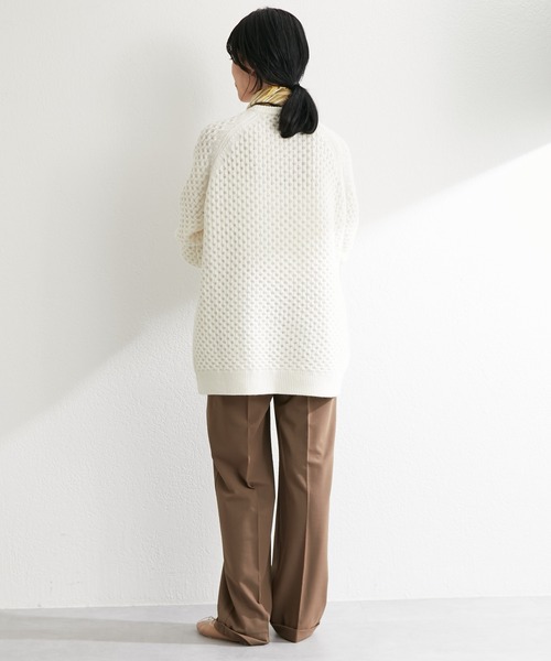 SHENERY（シーナリー）の「スリットケーブルニットプルオーバー（ニット/セーター・レディース・ネイビー/ブラック/オフホワイト/ライトグレー・FREE）」の16枚目の写真