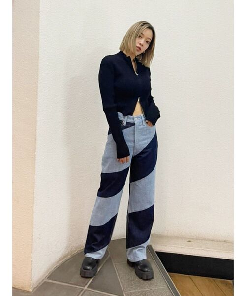 EVRIS(エヴリス)の「スパイラルリメイクセミワイドデニムパンツ(デニムパンツ・レディース・ライトブルー/ブラック・SMALL/MEDIUM)」の20枚目の写真