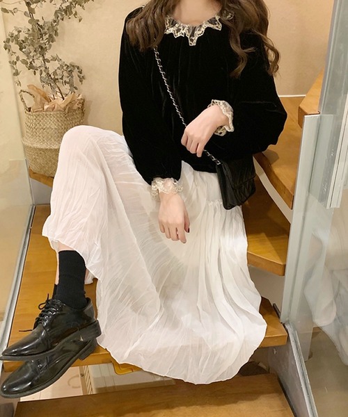 Primazel(プリマゼル)の「レース付きベロアプルオーバー(Tシャツ/カットソー・レディース・ブラック・M)」の4枚目の写真