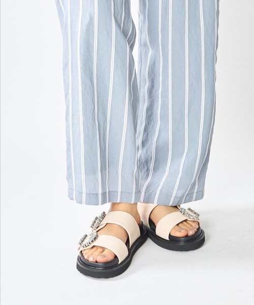 carino(カリーノ)の「【再登場】厚底ビジューバックルサンダル(サンダル・レディース・アイボリー/ブラック/ブラック系その他・S/M/L/LL)」の9枚目の写真