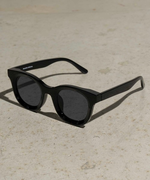 MAISON SPECIAL(メゾンスペシャル)の「【WEB限定】《ユニセックスアイテム》ティックフレームウェリントンサングラス【MAISON SPECIAL/メゾンスペシャル】(サングラス・メンズ・ブラック/イエロー/グレー/ホワイト/ダークブラック・FREE)」の16枚目の写真
