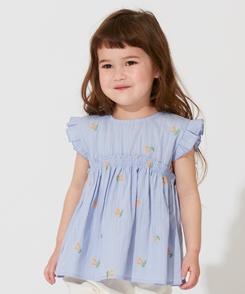 petit main（プティマイン）の「【抗菌防臭】チェリー刺しゅうブラウス（チュニック・キッズ・ライトブルー/ピンク/オフホワイト・80ｃｍ/100cm/120cm/130cm/110cm/90cm）」の2枚目の写真