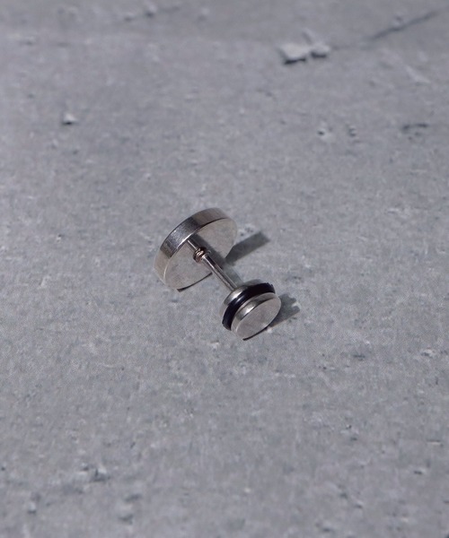 SBG(エスビー)の「SBG ローマ数字サークルピアス(ピアス(片耳用)・メンズ・シルバー系その他/シルバー/シルバー系その他2・FREE)」の9枚目の写真