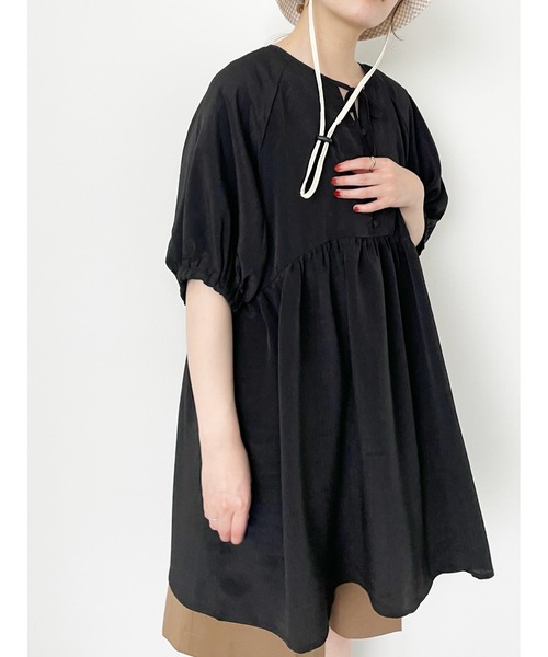 ehka sopo（エヘカソポ）の「ボリュームスリーブチュニック（チュニック・レディース・ブラック/グリーン/キナリ・F）」の3枚目の写真