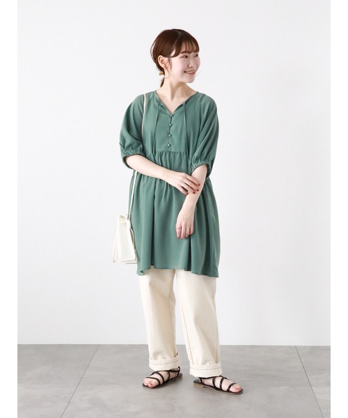 ehka sopo（エヘカソポ）の「ボリュームスリーブチュニック（チュニック・レディース・ブラック/グリーン/キナリ・F）」の9枚目の写真