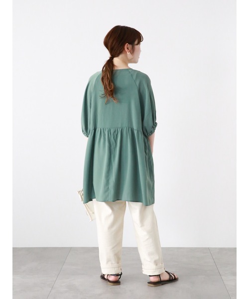 ehka sopo（エヘカソポ）の「ボリュームスリーブチュニック（チュニック・レディース・ブラック/グリーン/キナリ・F）」の10枚目の写真