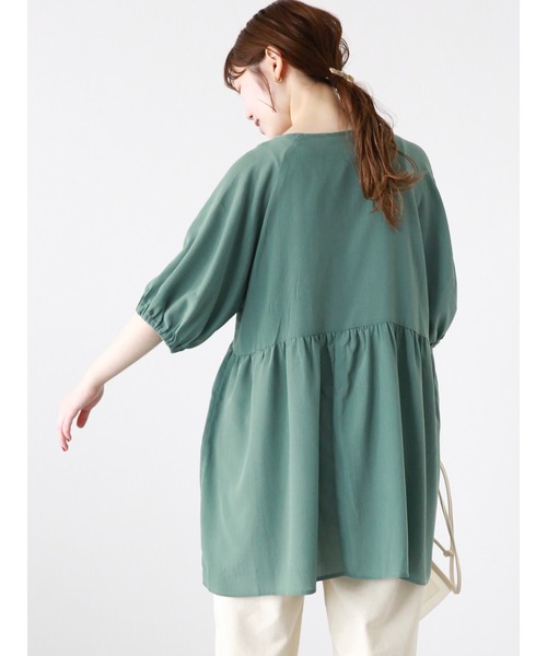 ehka sopo（エヘカソポ）の「ボリュームスリーブチュニック（チュニック・レディース・ブラック/グリーン/キナリ・F）」の14枚目の写真