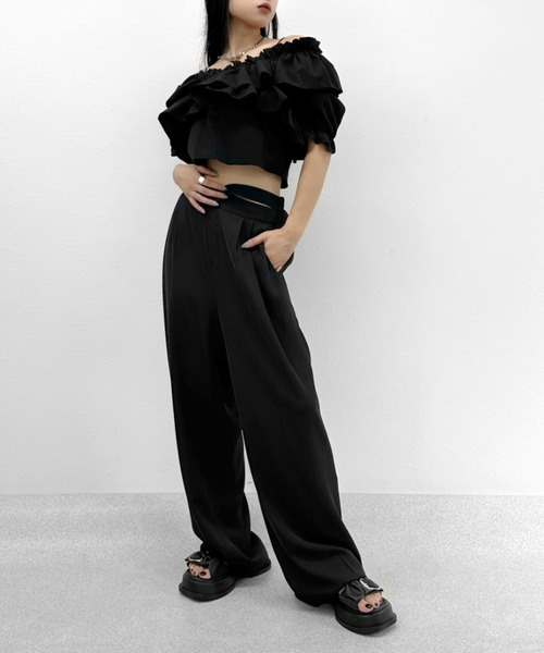 LVEU.(ラブユ.)の「【LVEU.】ラッフルフリルオフショルトップス / トップス ブラウス オフショル フリル ギャザー ラッフル クロップド ショート ホワイト ブラック ブルー ZOZOTOWN限定(Tシャツ/カットソー・レディース・ホワイト/ブラック/ブルー・FREE)」の14枚目の写真