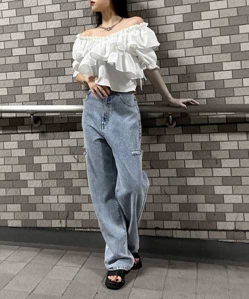 LVEU.(ラブユ.)の「【LVEU.】ラッフルフリルオフショルトップス / トップス ブラウス オフショル フリル ギャザー ラッフル クロップド ショート ホワイト ブラック ブルー ZOZOTOWN限定(Tシャツ/カットソー・レディース・ホワイト/ブラック/ブルー・FREE)」の15枚目の写真